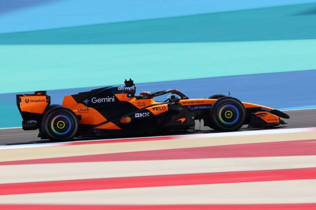 McLaren tests Baréin