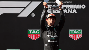 KIMI ANTONELLI SE ALZA VICTORIOSO EN EL PRIMER GRAN PREMIO DE ESPAÑA EN MADRING AYUDADO DEL DESASTRE ESTRATEGICO DE MCLAREN